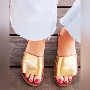 Beek Gold Mockingbird Slide Sandal Size 8